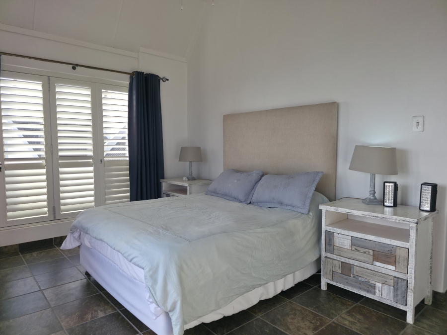 5 Bedroom Property for Sale in Wavecrest Eastern Cape